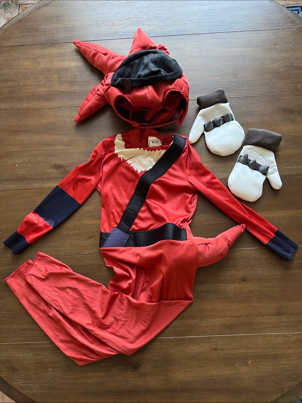 Size M (8) Costume Sonic Prime Costume and Headpiece Knuckles